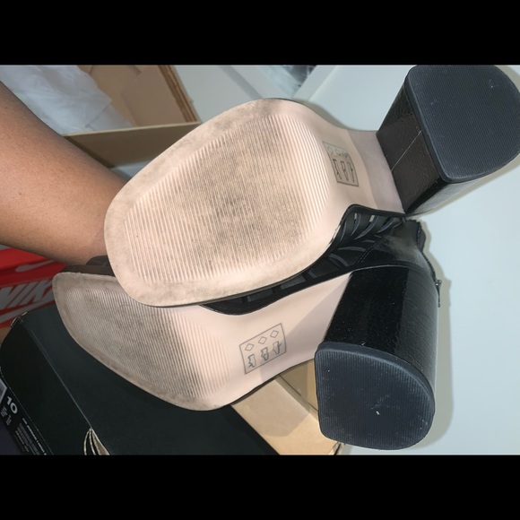 Black gladiator square heel sandals - Picture 5 of 6